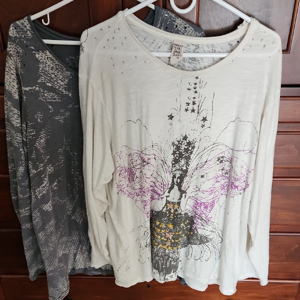 Magnolia Pearl Cream Graphic Long Sleeve Blouse
